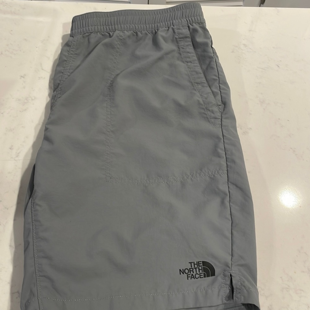 Men's North Face pull on gray shorts - moisture wicking size large